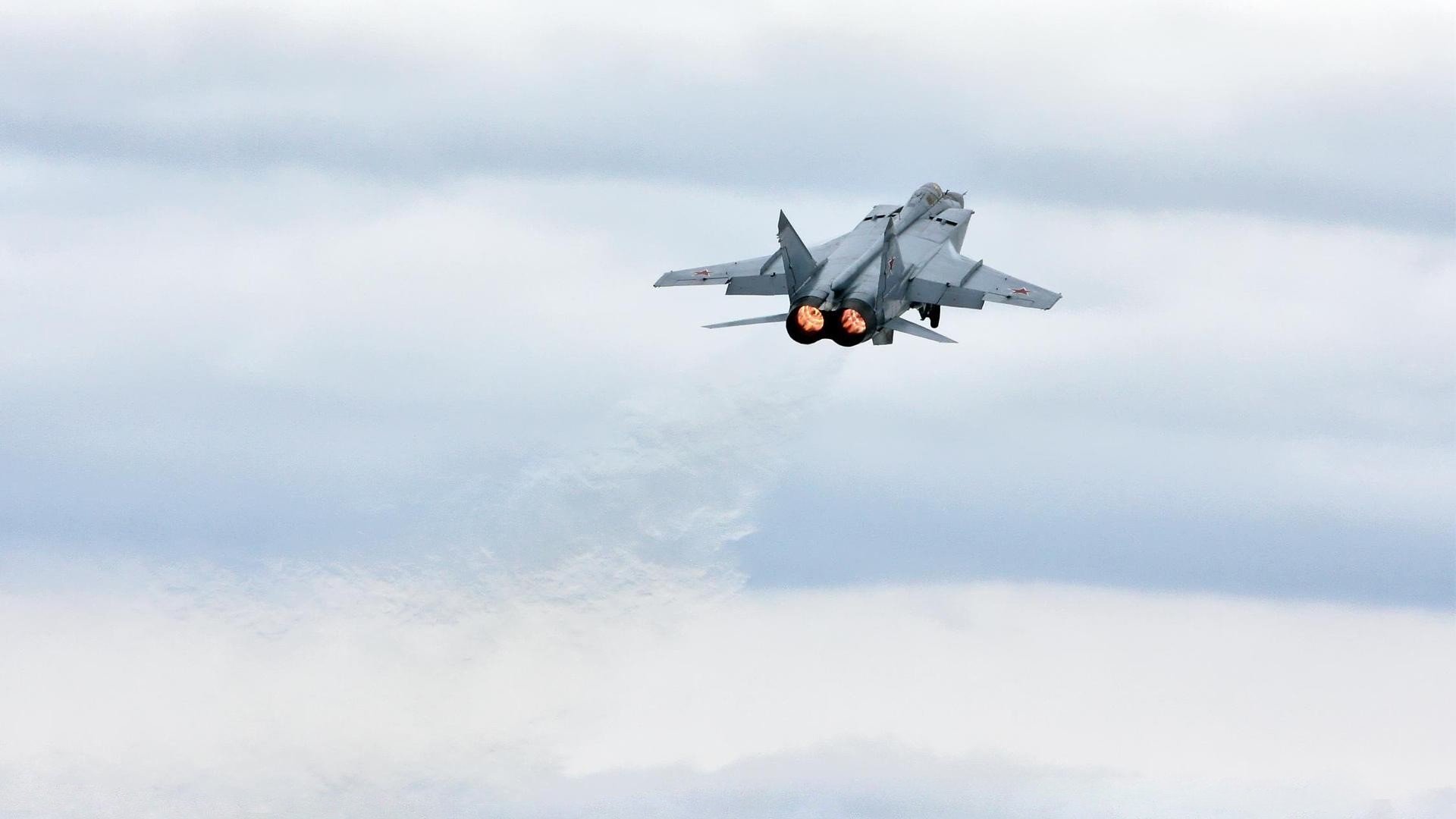 乐鱼电竞在线平台-CBA球队积极部署战术 打法更加灵活多样，cba联赛如火如荼,随着比赛场次的密集