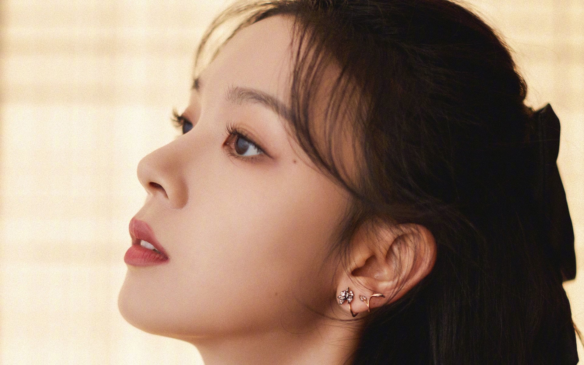 “腰旗式美式橄榄球：东部新区赛场打破传统竞技边界”