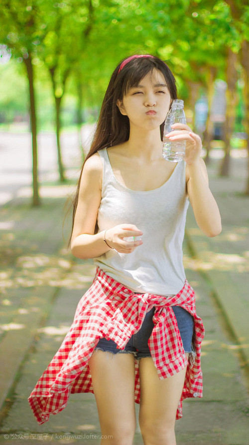 曼联边锋积极回撤参与防守反抢,曼联防守反击